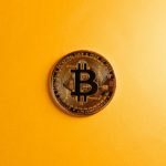 Bitcoin Slides Sharply, Extending Weekly Losses Amid Global Risk Aversion