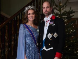 Slice of William and Kate’s Wedding Cake Becomes Luxury Auction Item