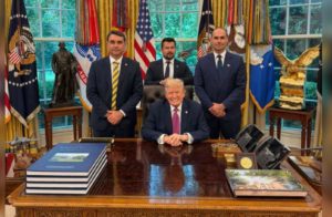 Flávio Bolsonaro Meets Donald Trump at White House Amid Growing 2026 Presidential Speculation